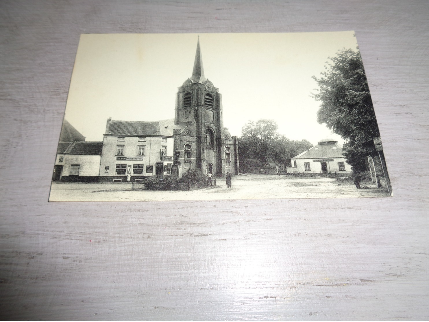 Belgique  België  ( 833 )    Limal  L' Eglise - Wavre