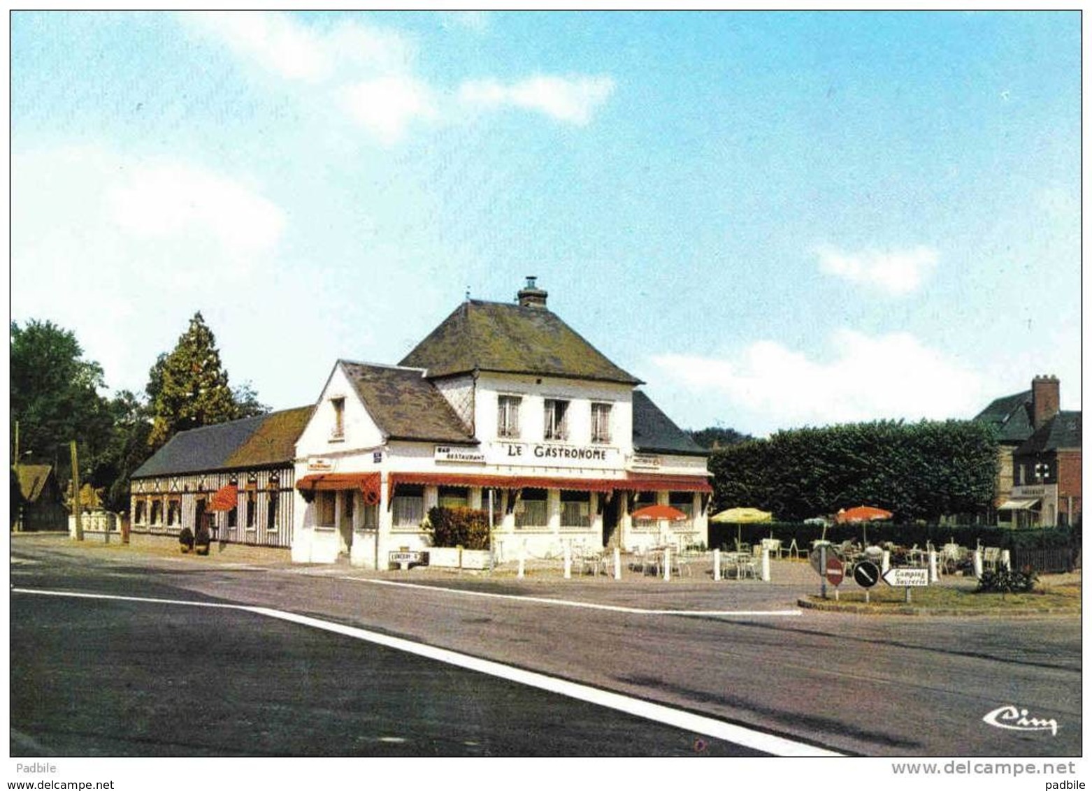 Carte Postale 76. Fontaine-le-dun  Bar-Restauarnt "Le Gastronome" Trés Beau Plan - Fontaine Le Dun