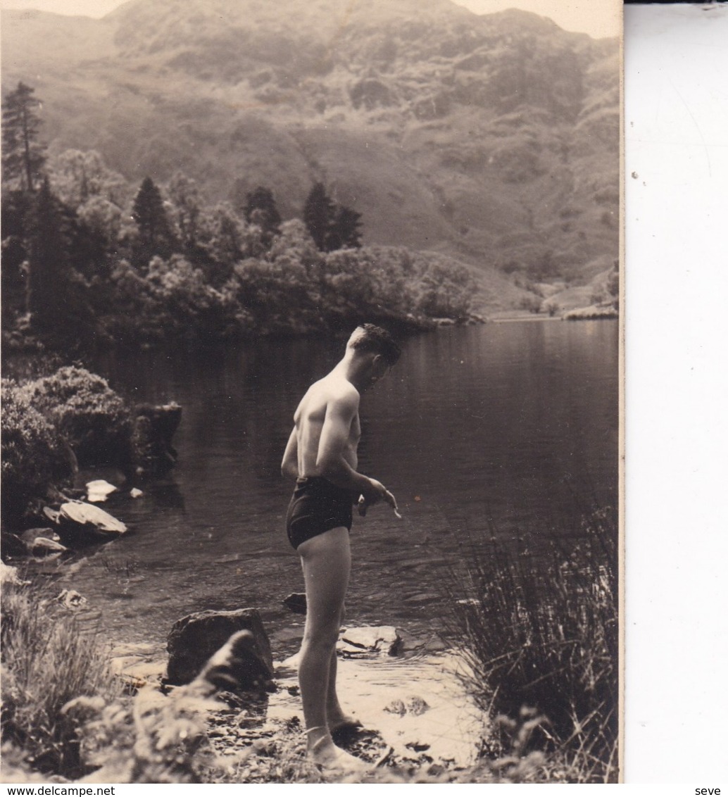 LOCH KATRINE Ecosse Juillet 1943 Photo Amateur Format Environ 5,5 Cm X 4 Cm SCOTLAND - Places