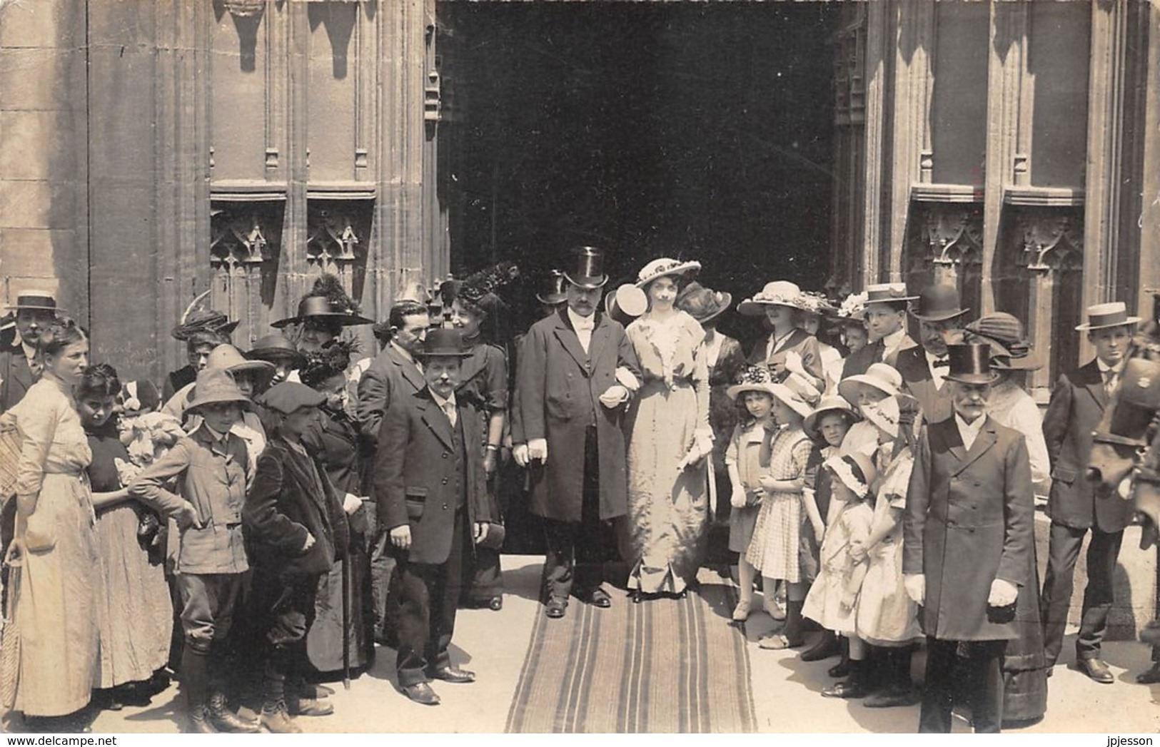 PHOTOGRAPHIE - CARTE PHOTO - CEREMONIE RELIGIEUSE - SORTIE D'EGLISE - Photographie