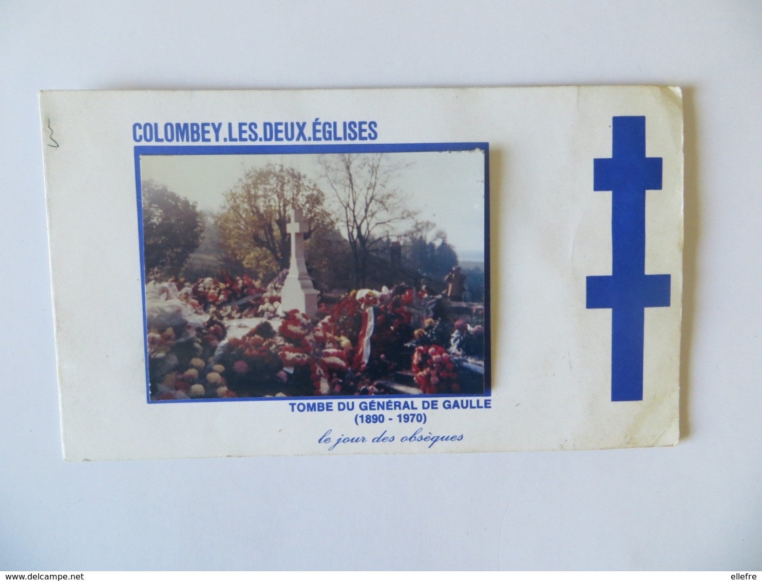 CPSM Carte Avec  Photo Véritable  Collée La Tombe Du Général De Gaulle Le Jour Des Obsèques Croix De Lorraine Colombay - Begrafenis