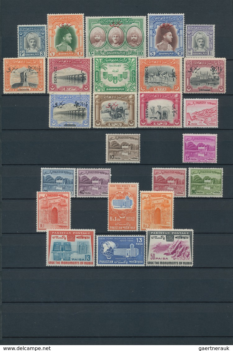 Pakistan: 1945/1966, Mint Collection On Stockpages, From 1947 Overprints On India 19 Values, 1948/19 - Pakistán