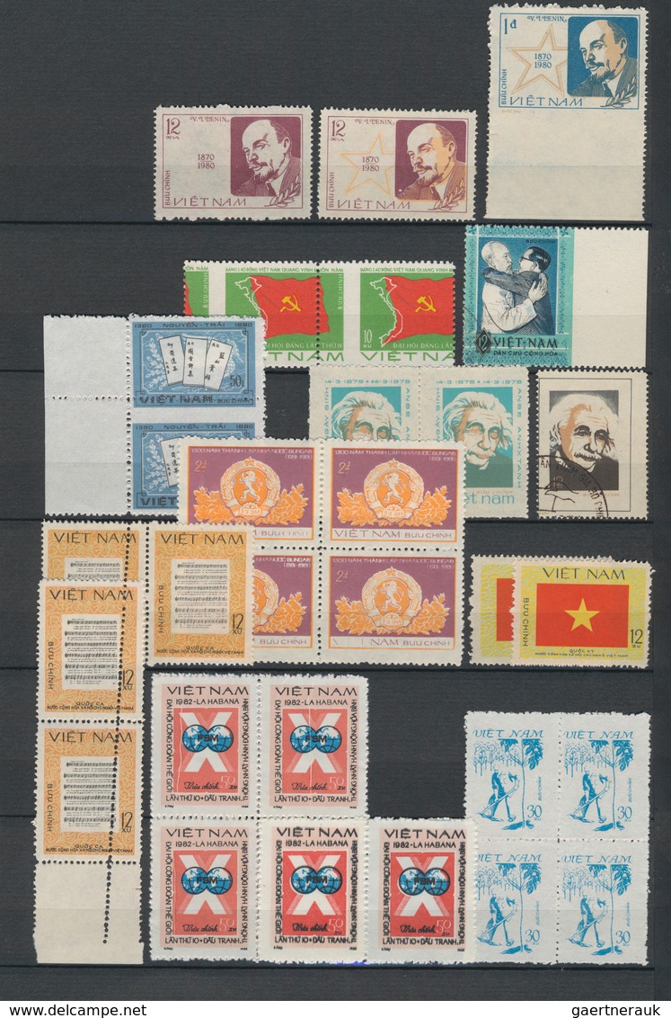 Vietnam-Nord (1945-1975): Printing Erros And Oddities. Michel Nr. 264, Imperforate From The Right Sh - Vietnam