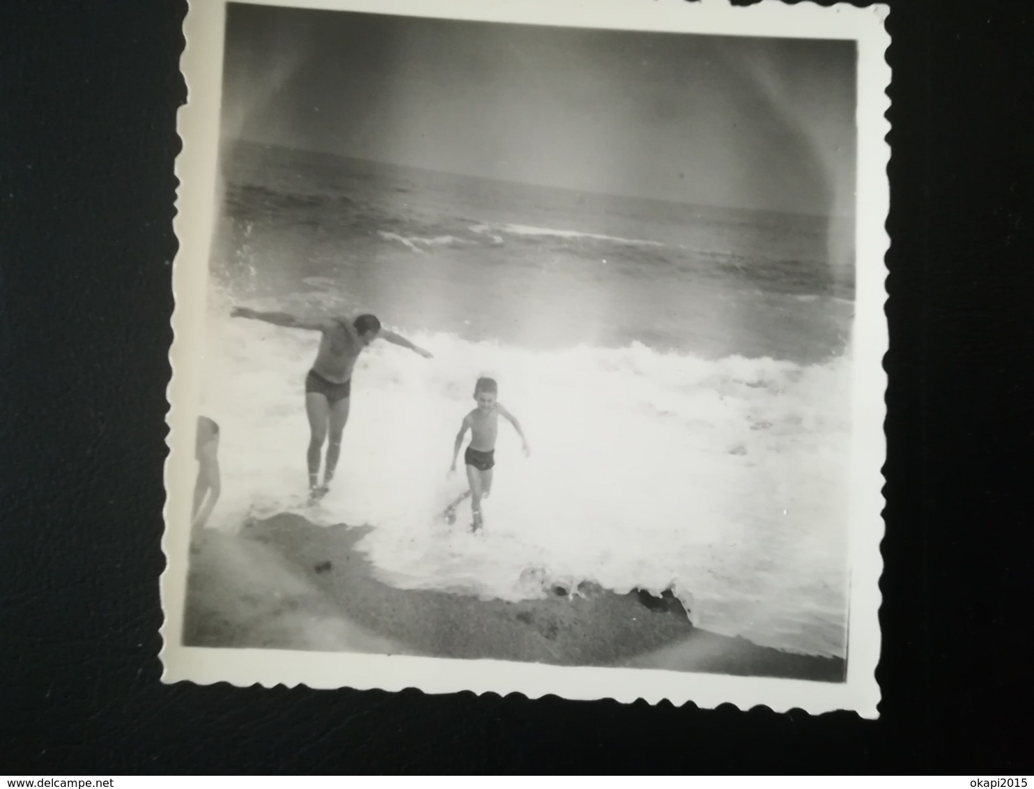 VACANCES COUPLE HOMME FEMME BLANKENBERGE BRETAGNE POINTE DU RAZ PERSONNES ANONYMES MÉLI-MÉLO DE 100 PHOTO PETITS FORMATS