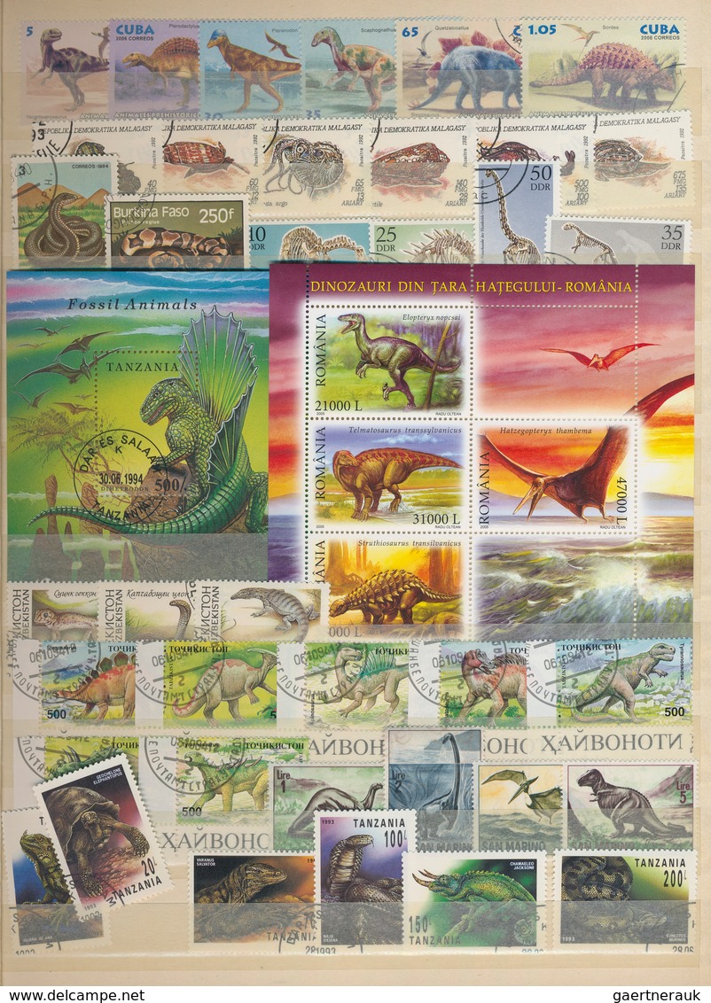 Thematik: Tiere-Dinosaurier / Animals-dinosaur: 1960 - 2008 (ca.), Comprehensive, Mostly Stamped Col - Preistorici