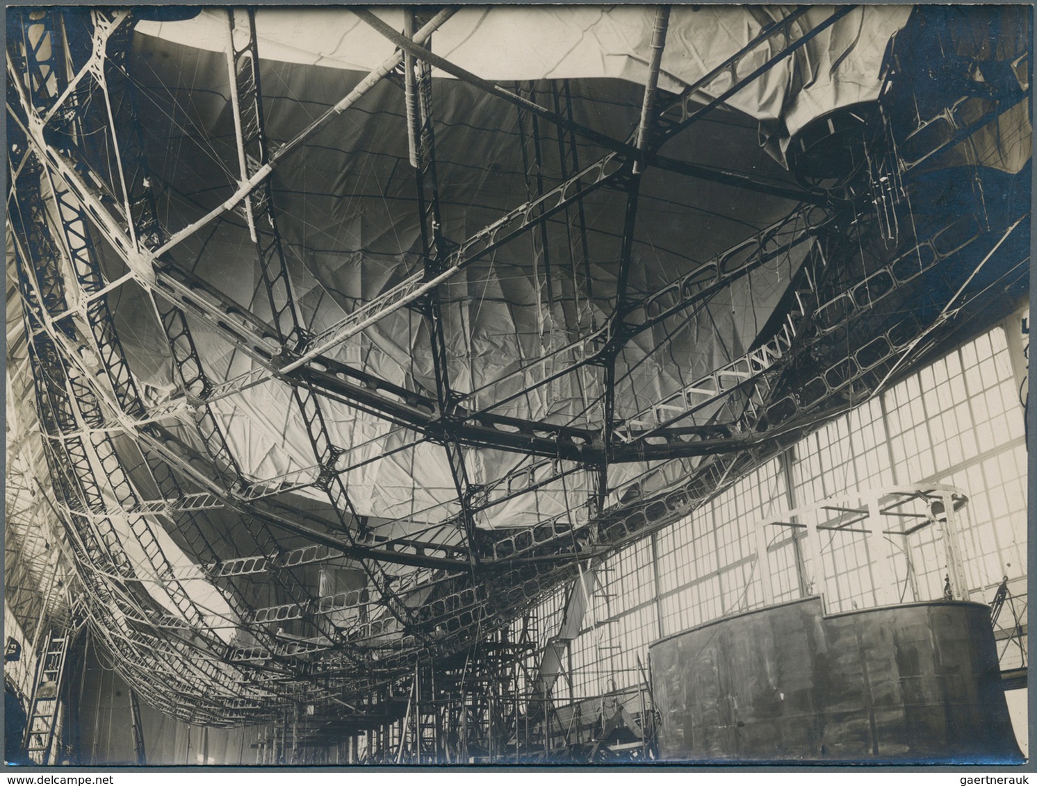 Thematik: Zeppelin / zeppelin: 1913 (ca). Rare, perhaps unique, collection of 22 original photograph