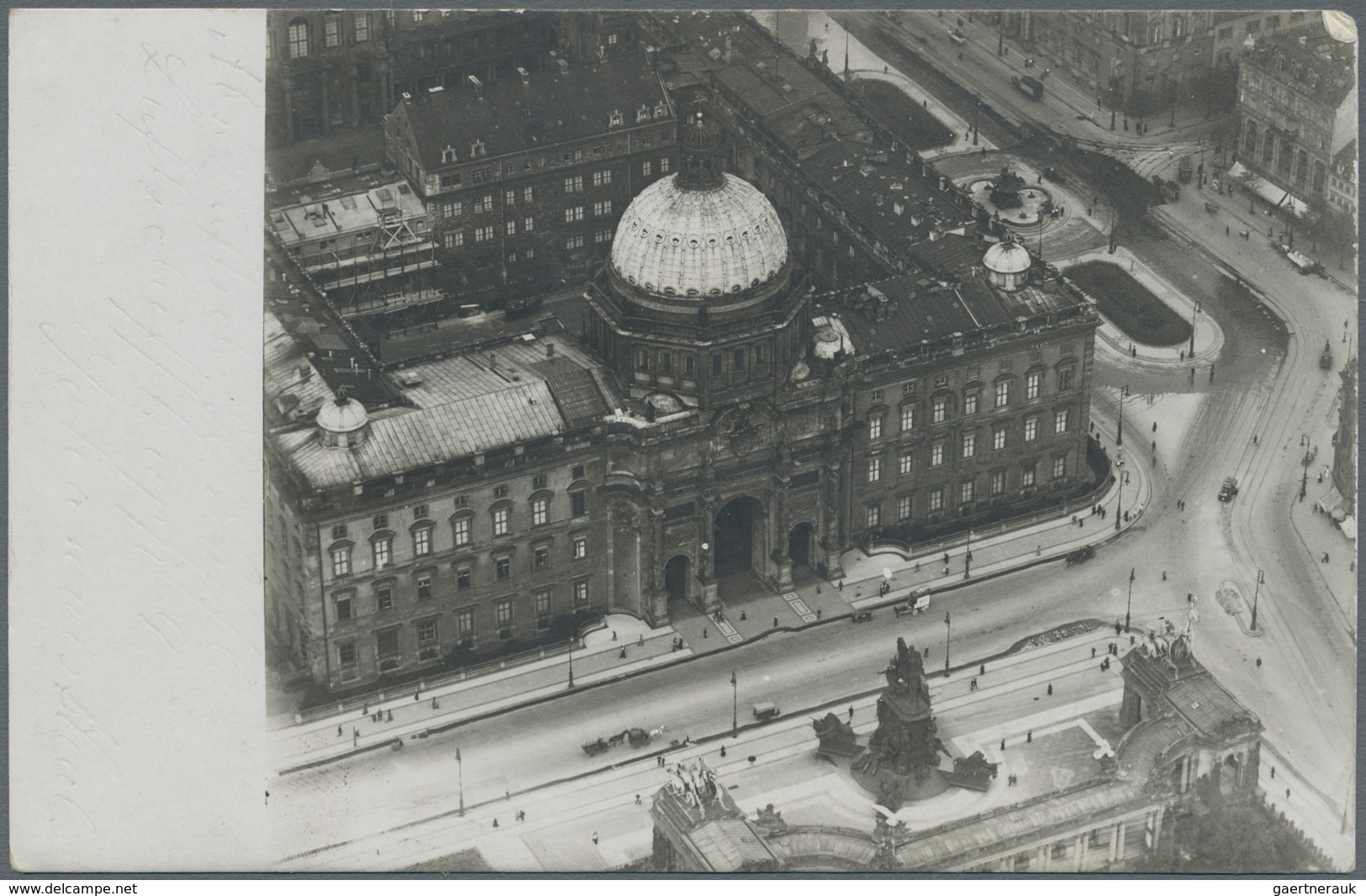 Thematik: Zeppelin / zeppelin: 1910/1945 (ca): Posten mit dutzenden Zeppelin Photos, dazu einige Pos