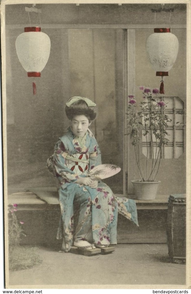 Japan, Beautiful Geisha Lady In Blue Kimono, Cloggs Fan Lantern (1910s) Postcard - Other & Unclassified