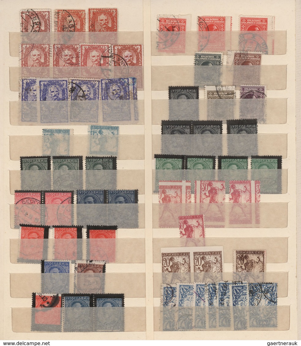 Jugoslawien: 1918/1940, Mint And Used Accumulation Of Several Hundred Stamps In A Stockbook, Compris - Cartas & Documentos