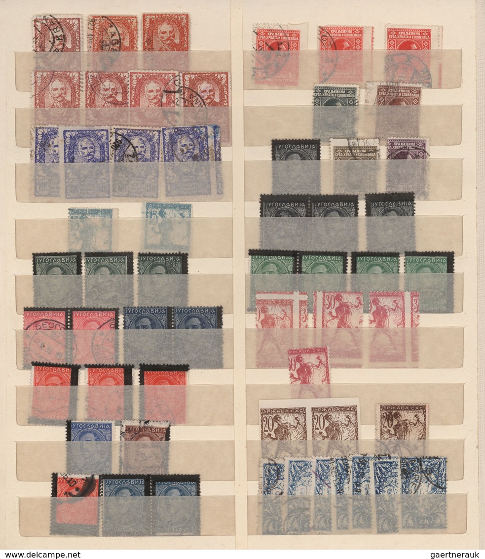 Jugoslawien: 1918/1940, Mint And Used Accumulation Of Several Hundred Stamps In A Stockbook, Compris - Briefe U. Dokumente