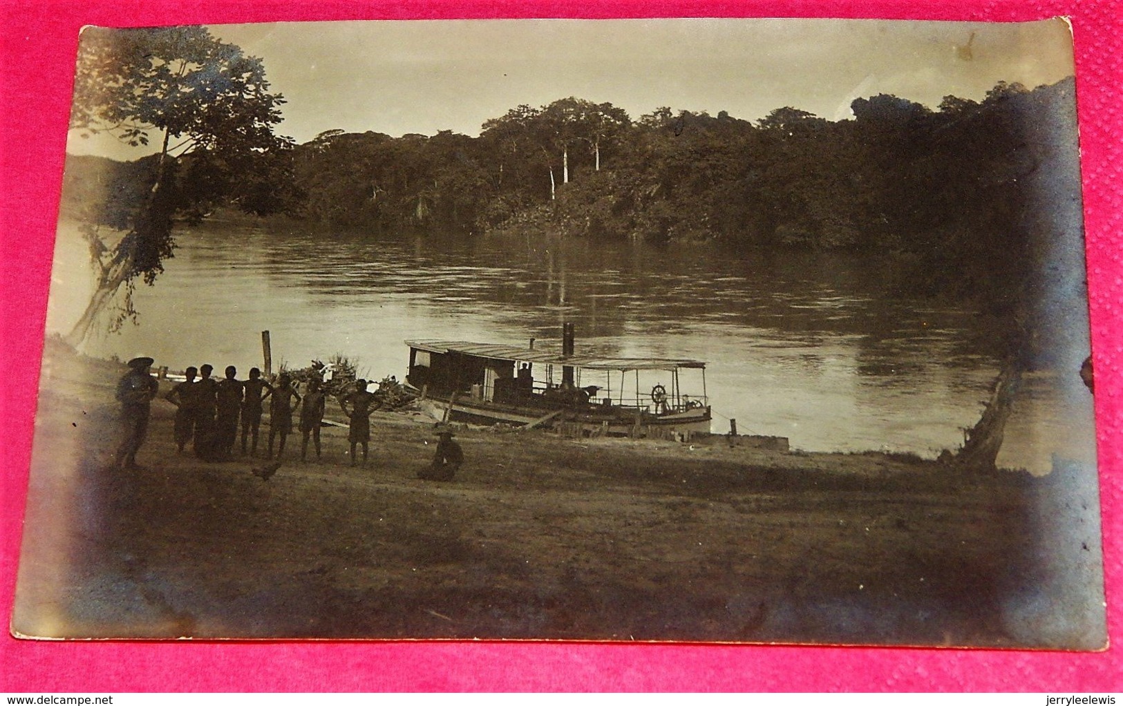 CONGO BELGE -  Photo  D'un Bateau Le Long Du Fleuve - Belgisch-Congo