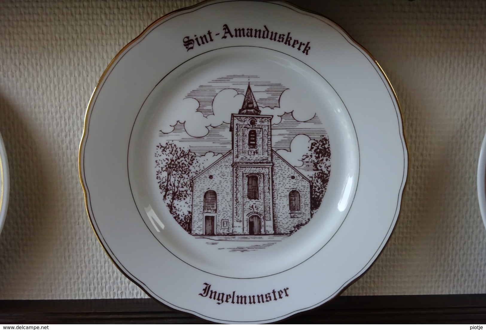 * Ingelmunster * 1 Uniek Bord Magvam Porselein Van Ingelmunster Sint Amandus Kerk - Andere & Zonder Classificatie