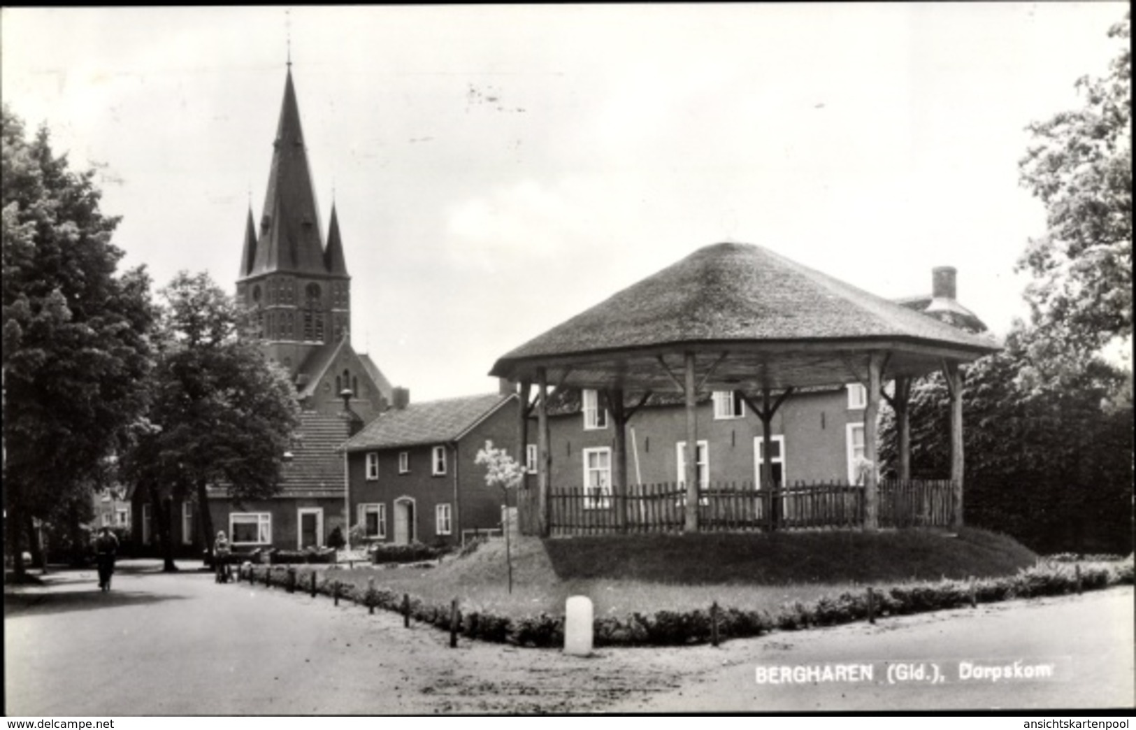 Cp Bergharen Wijchen Gelderland, Dorpskom - Autres & Non Classés