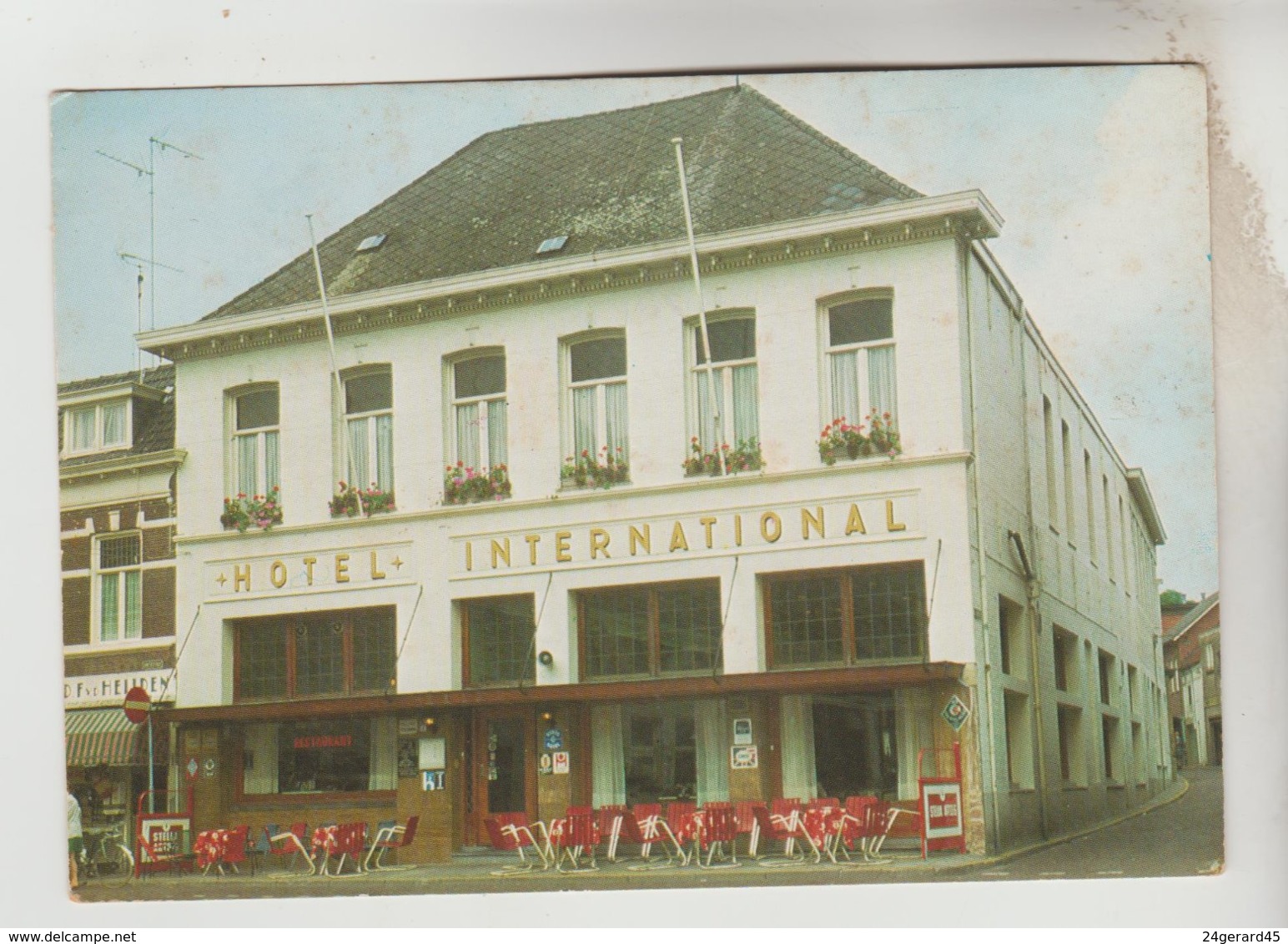 CPSM HULST (Pays Bas-Zélande) - Hôtel Café Restaurant Bar "INTERNATIONAL" Grote Markt 8, E.L.A WAUTERS - Hulst