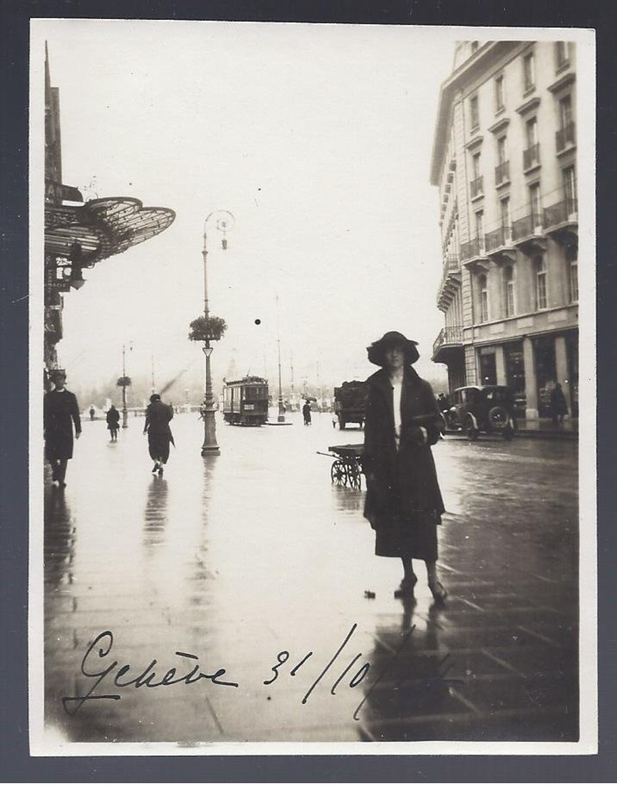 PHOTO 1924 GENEVE FEMME AU CHAPEAU TRAMWAY - Genève