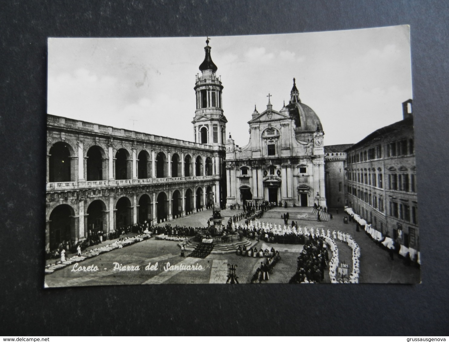 19993) LORETO PIAZZA DEL SANTUARIO CON PROCESSIONE VIAGGIATA 1963 - Ancona