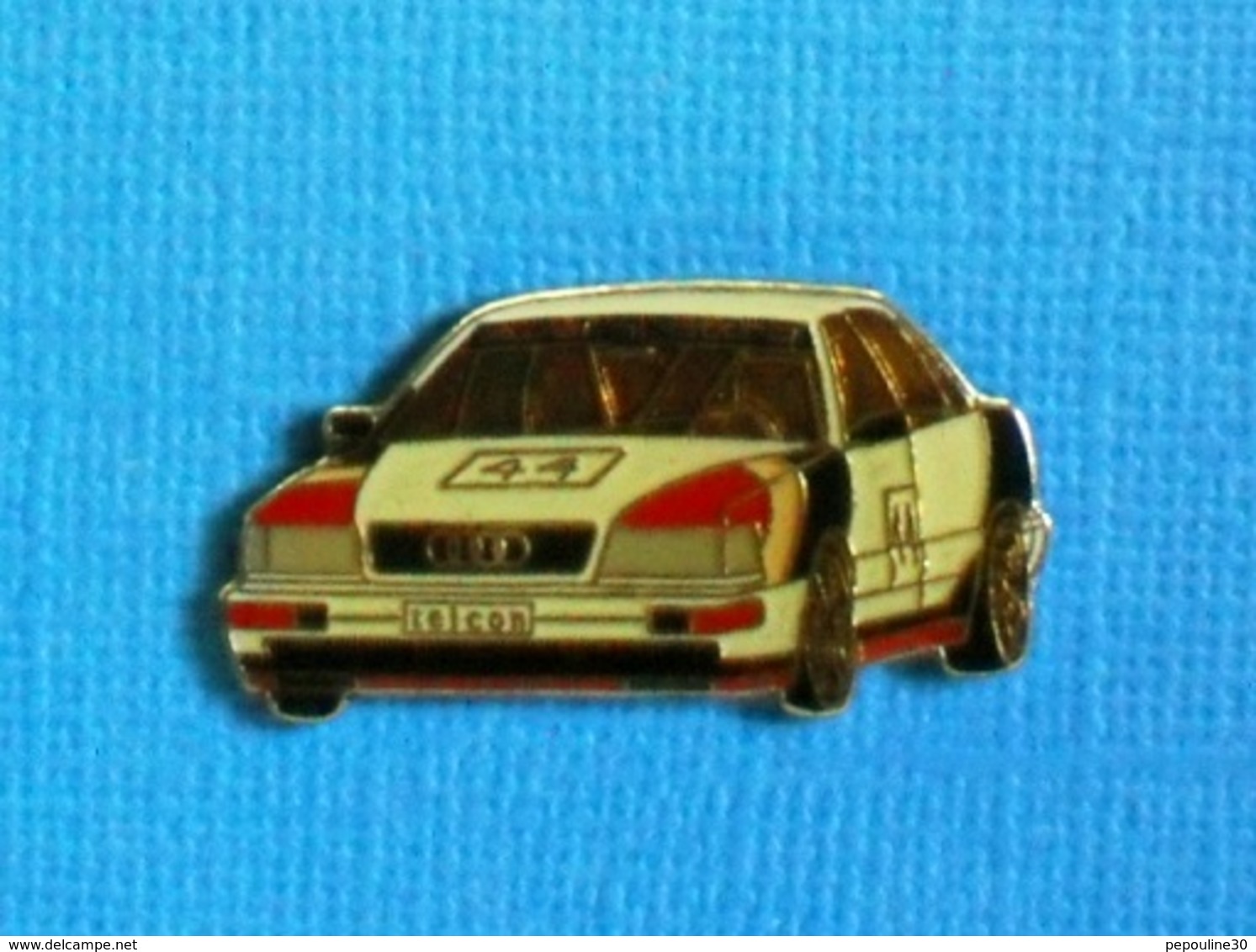 1 PIN'S //  ** AUDI V8 QUATTRO N°44 / DTM / 1990 / 1991 / 1992 ** - Audi