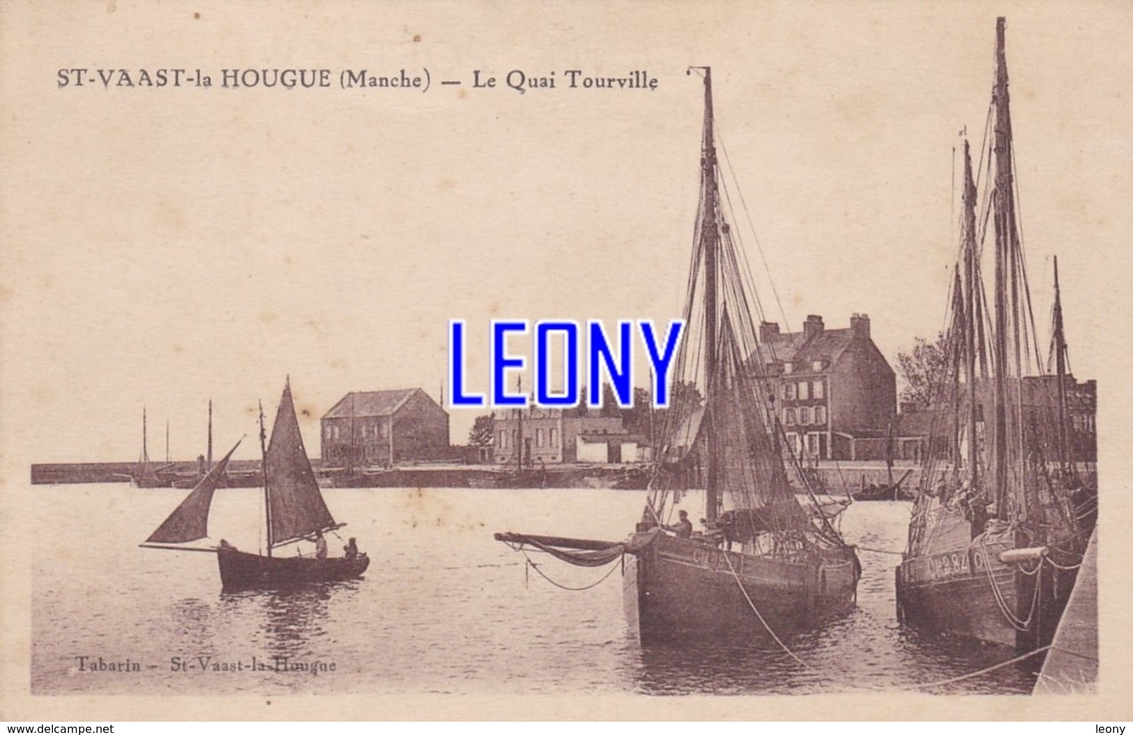 CPSM 9X14 De ST VAAST La HOUGUE (50) - Le QUAI TOURVILLE  édit TABARIN 1934 - Saint Vaast La Hougue