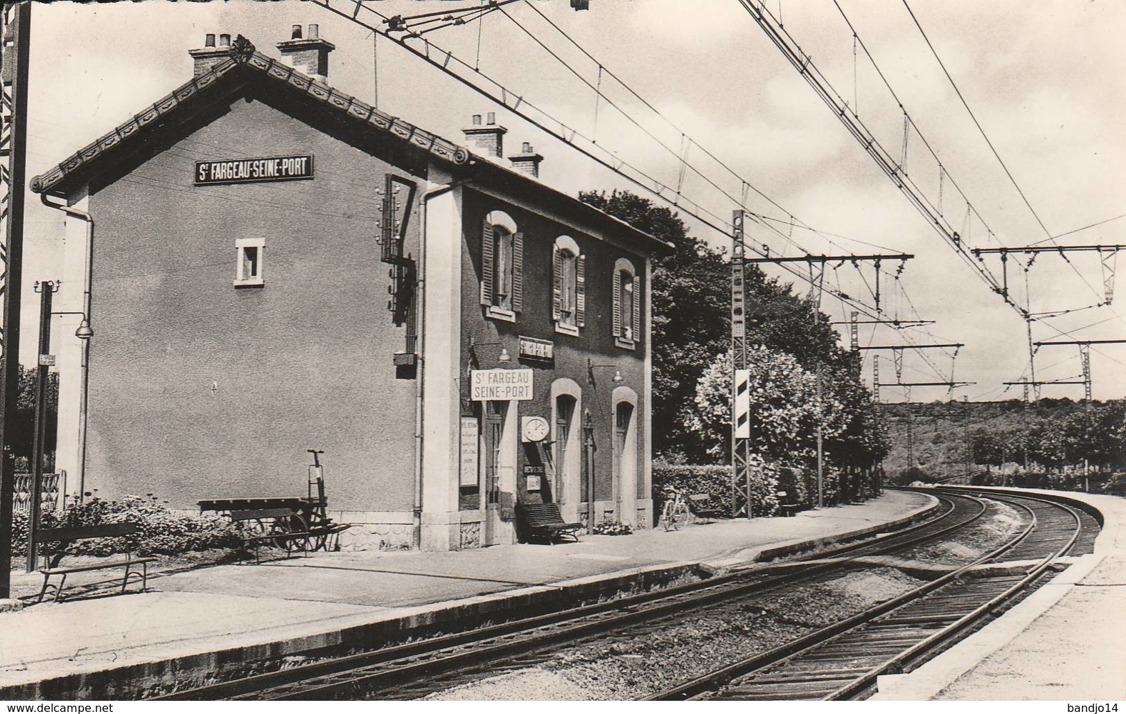 Saint Fargeau - La Gare- Cpsm Format Cpa - Scan Recto-verso - Saint Fargeau Ponthierry