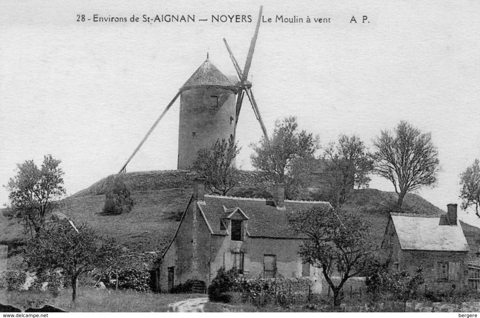 41. CPA. NOYERS.  Le Moulin à Vent. - Noyers Sur Cher