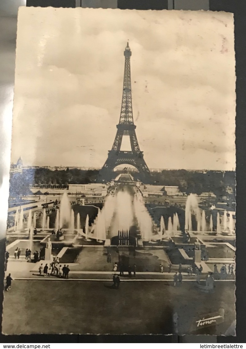 France, Carte Photo, Souvenir De La Tour Eiffel ( Octobre 1948 ) - Monuments