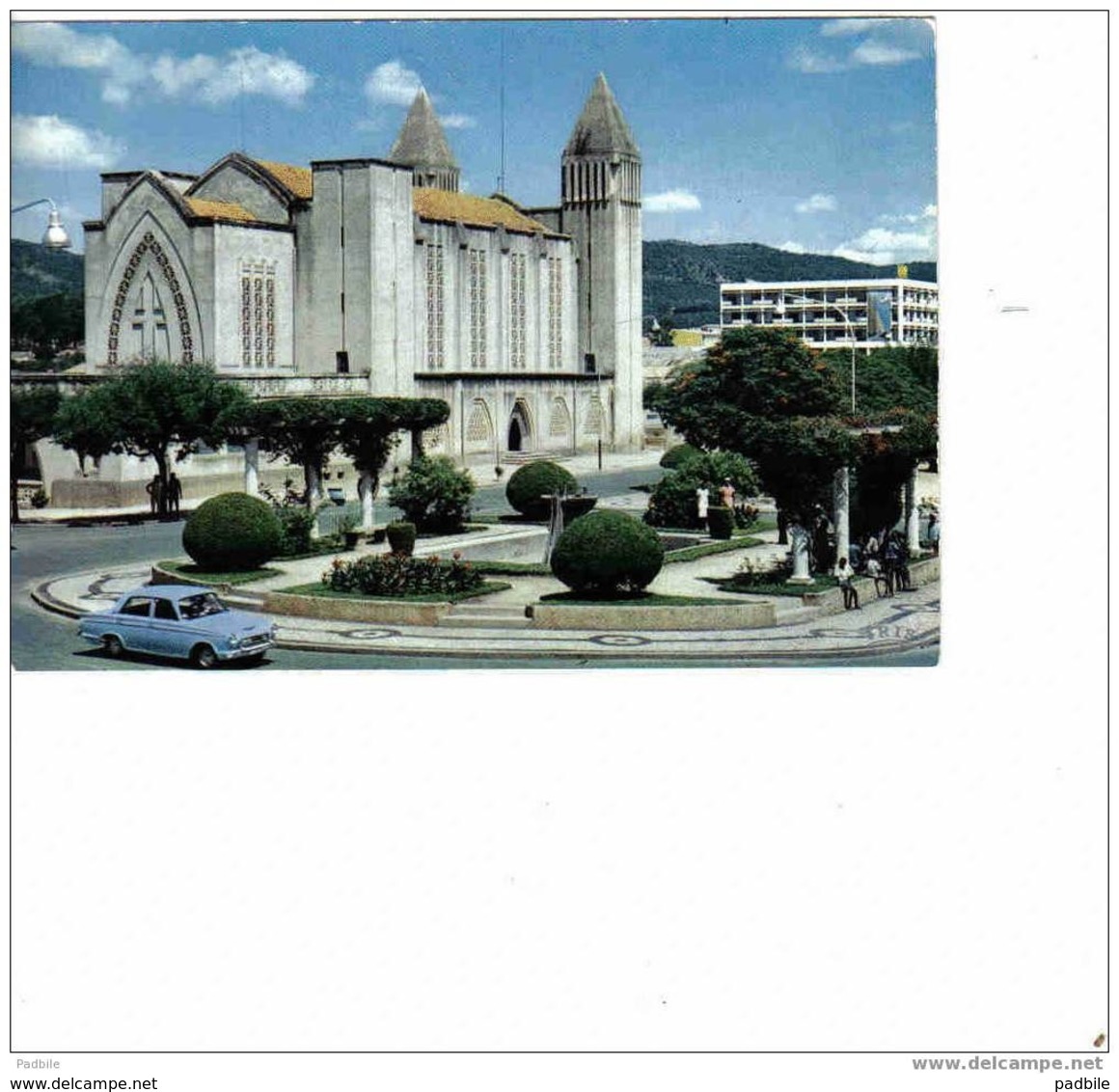 Carte Postale Afrique  ANGOLA  Sa Da Bandeia   A Catedral.  édit: édit: IRIS Hoa-Qui N°4571  BT3 - Angola