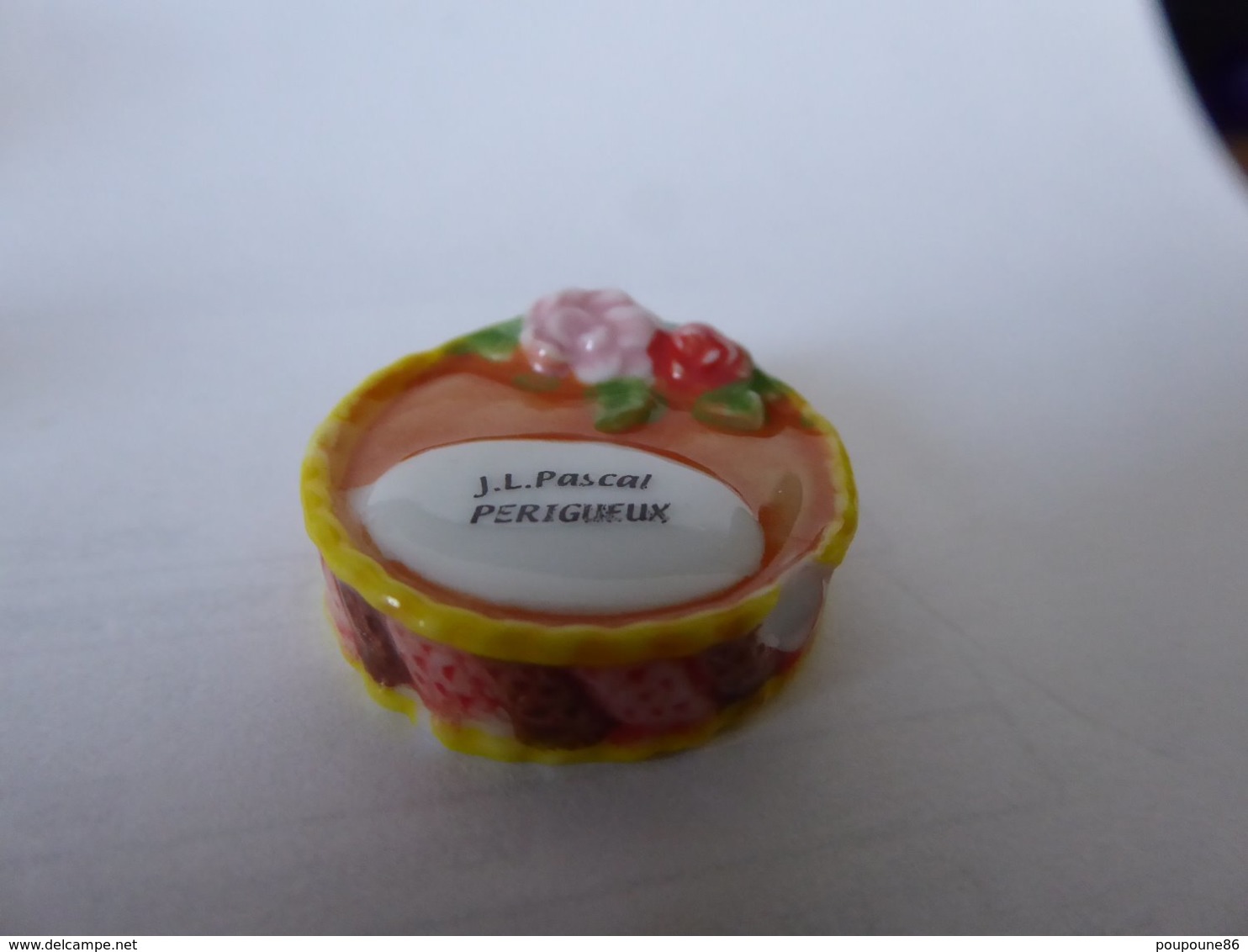 FEVE - FEVES -  "PERSO J.L. PASCAL - PERIGUEUX" - JOLIE PATISSERIE FLEURS - VOIR DESCRIPTIF - Andere & Zonder Classificatie