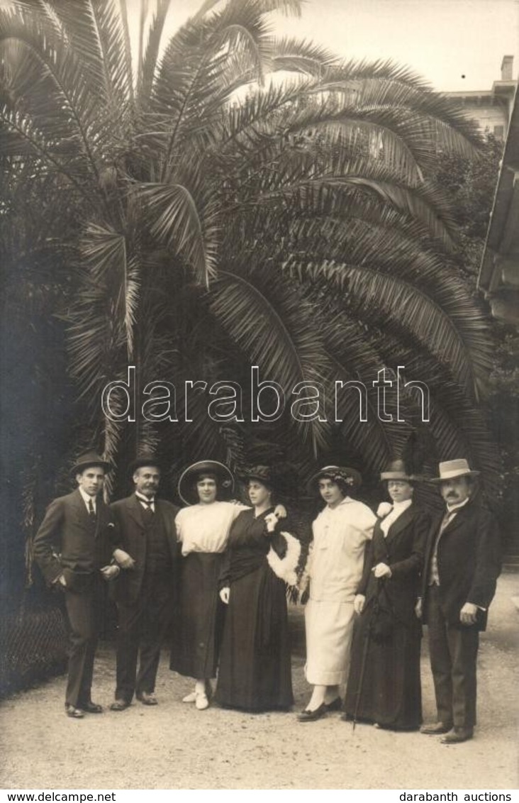 ** T1/T2 Abbazia, Csoportkép Pálmafa Alatt / Group Photo Under A Palm Tree - Non Classificati