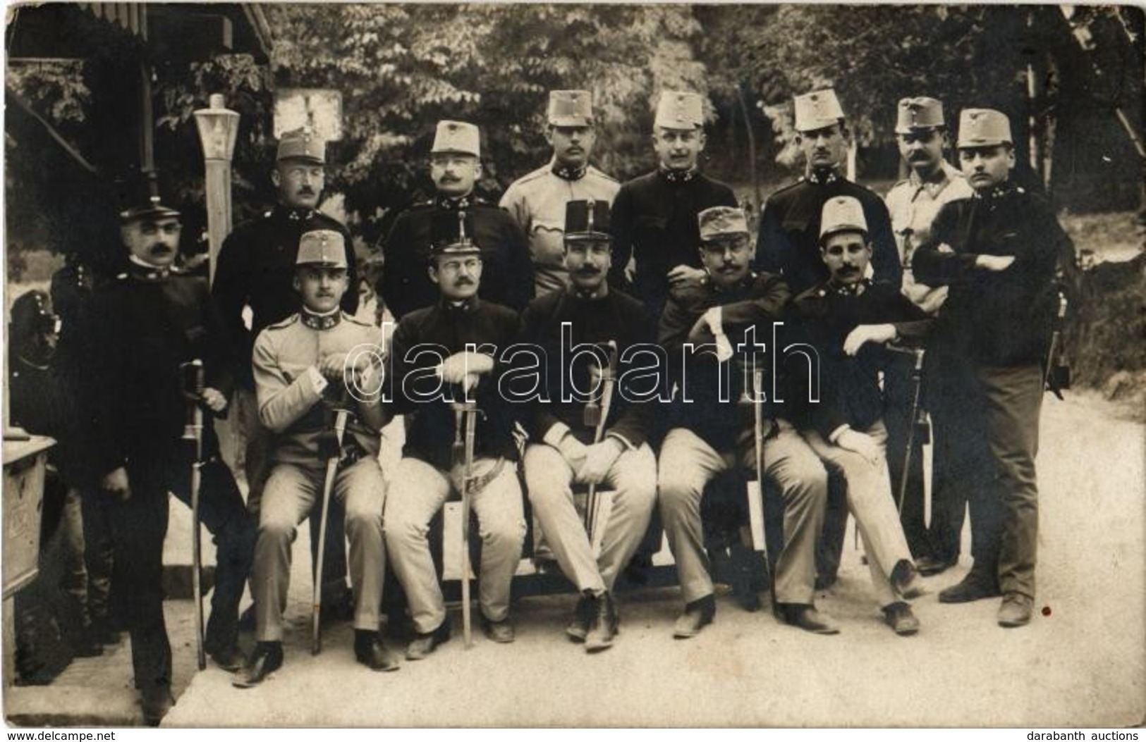 T2/T3 1910 Osztrák-magyar Katonák és Tisztek Csoportképe / Austro-Hungarian K.u.K. Military Officers And Soldiers. Group - Ohne Zuordnung