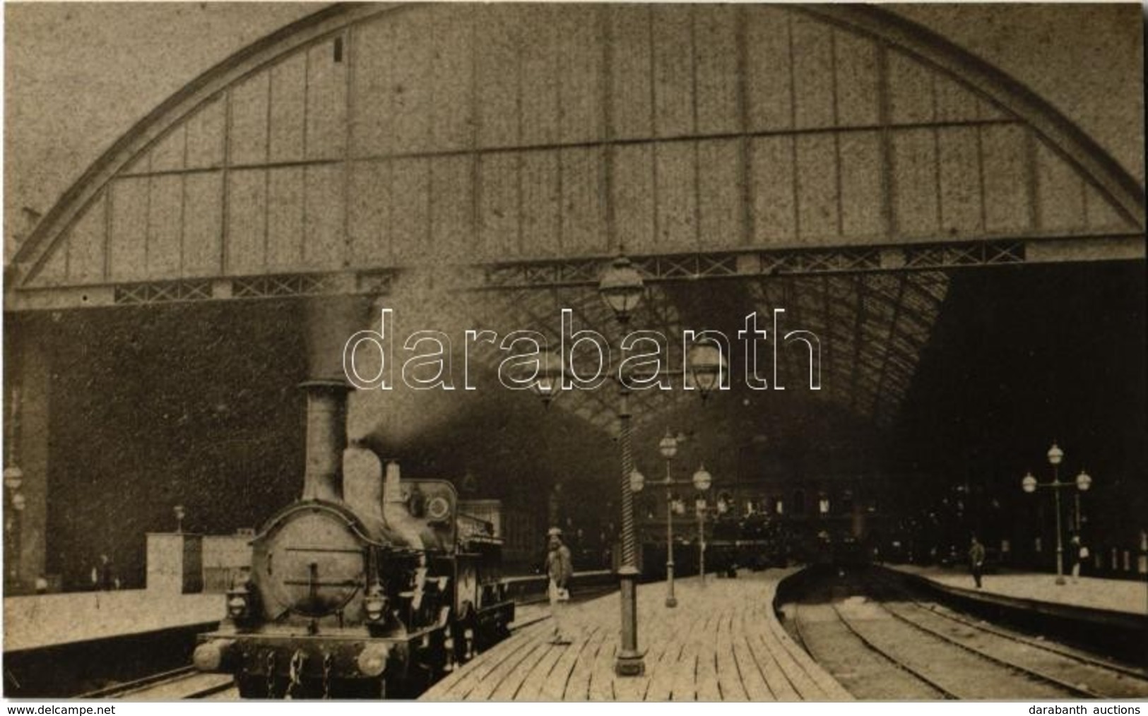 ** T1/T2 Locomotive At A British Railway Station, The Locomotive Magazin Series Postcard - Ohne Zuordnung