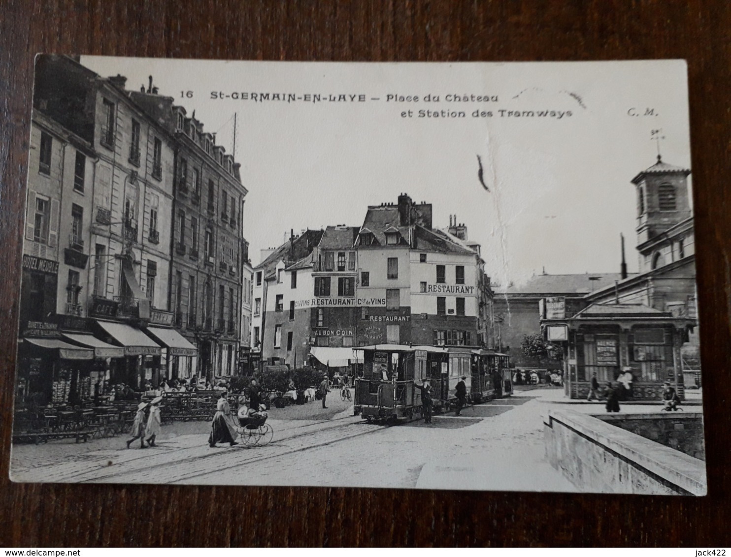 L22/627 St Germain En Laye . Place Du Chateau Et Station Des Tramways - St. Germain En Laye