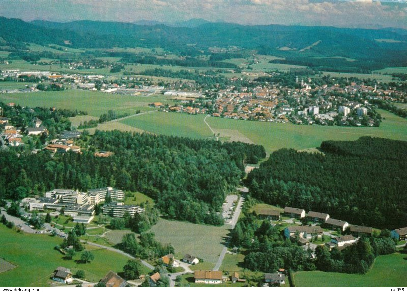 1 AK Germany * Blick Auf Das Klinikum In Neutrauchburg Mit Blick Auf Die Stadt Isny Im Allgäu - Luftbildaufnahme * - Isny