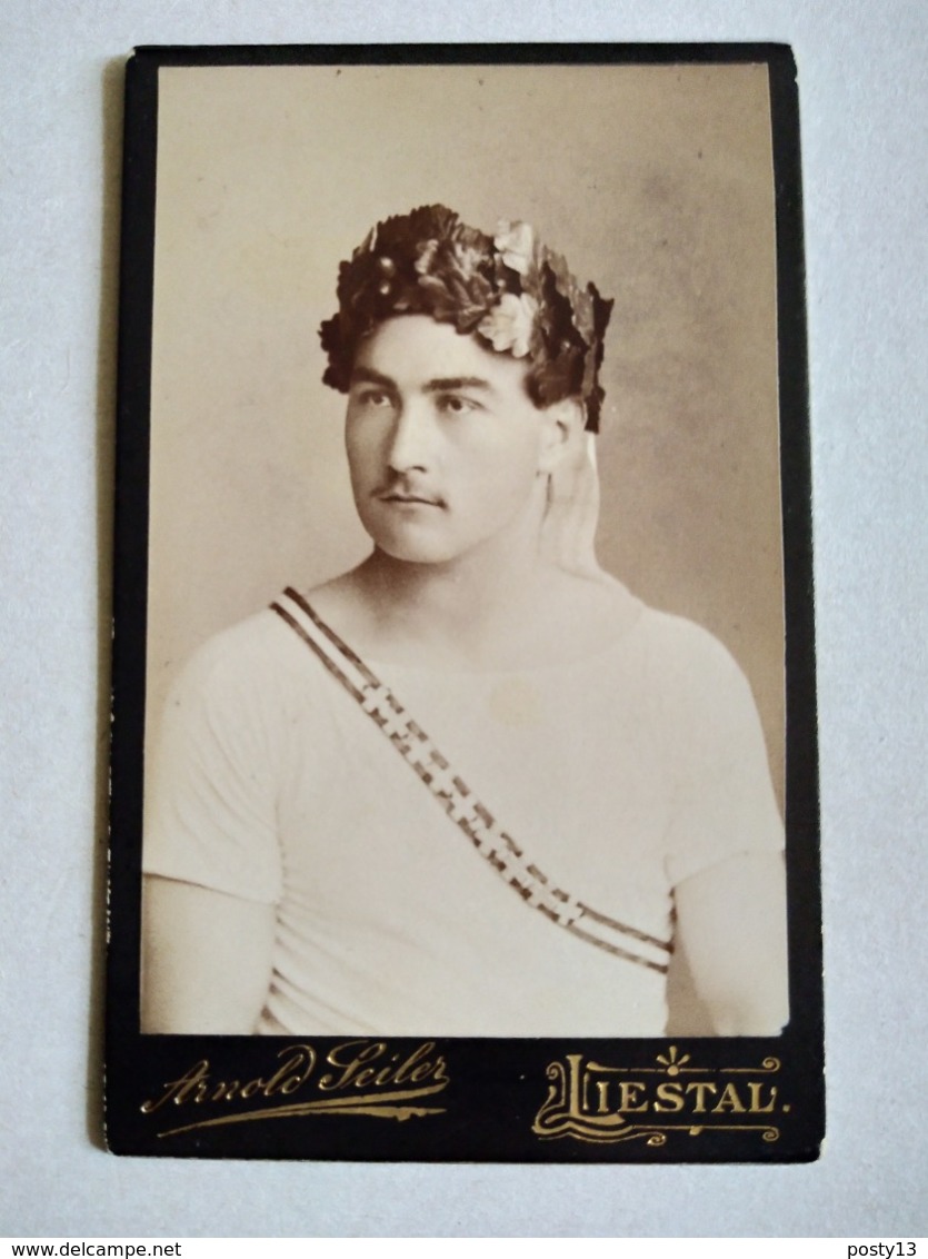 Photo Ancienne CDV - Athlète ? Gymnaste ? Rare Portrait Jeune Sportif Vainqueur -  Photo Arnold Seiler, LIESTAL, Suisse - Sport