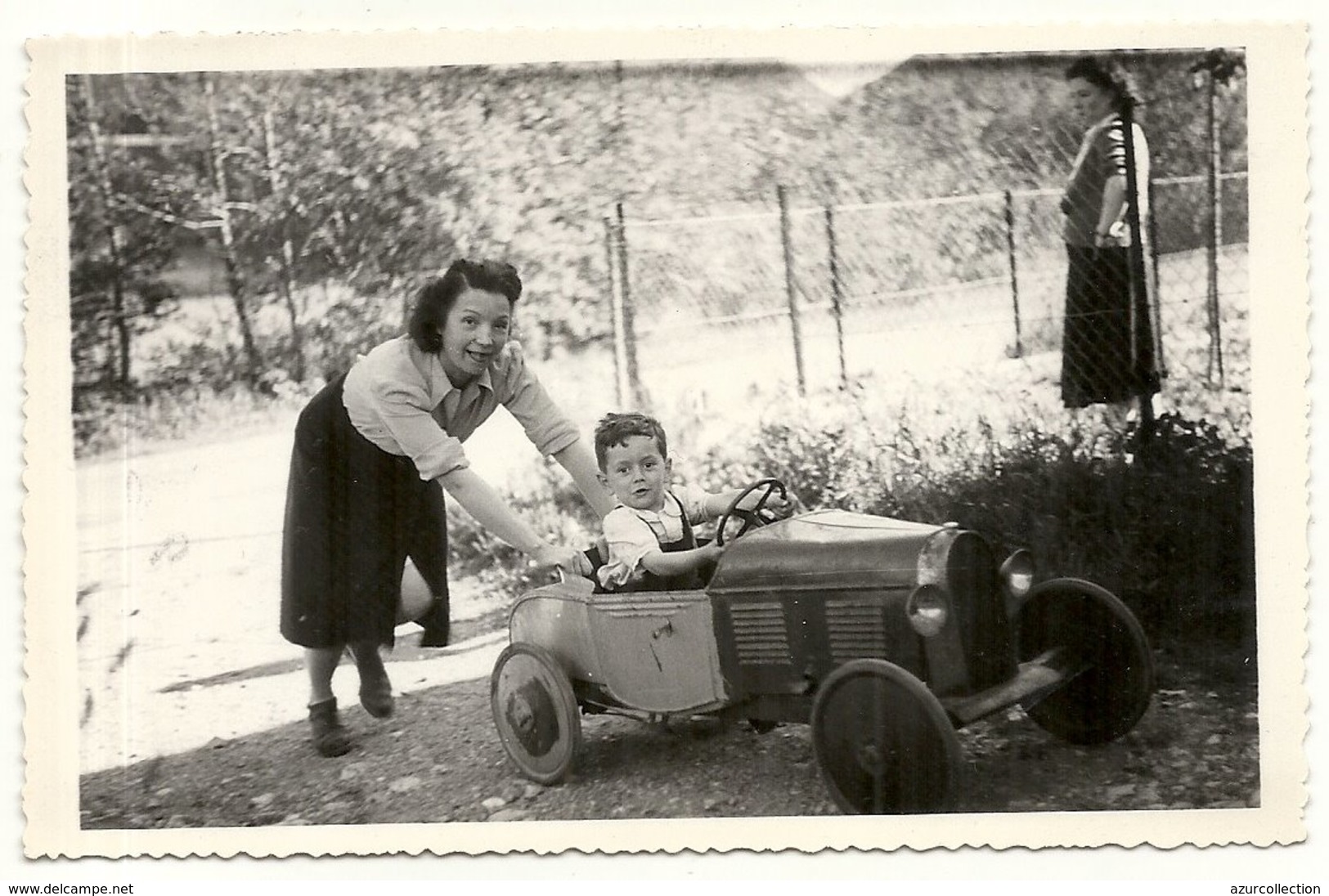 VOITURE A PEDALE ET ENFANT - Automobiles