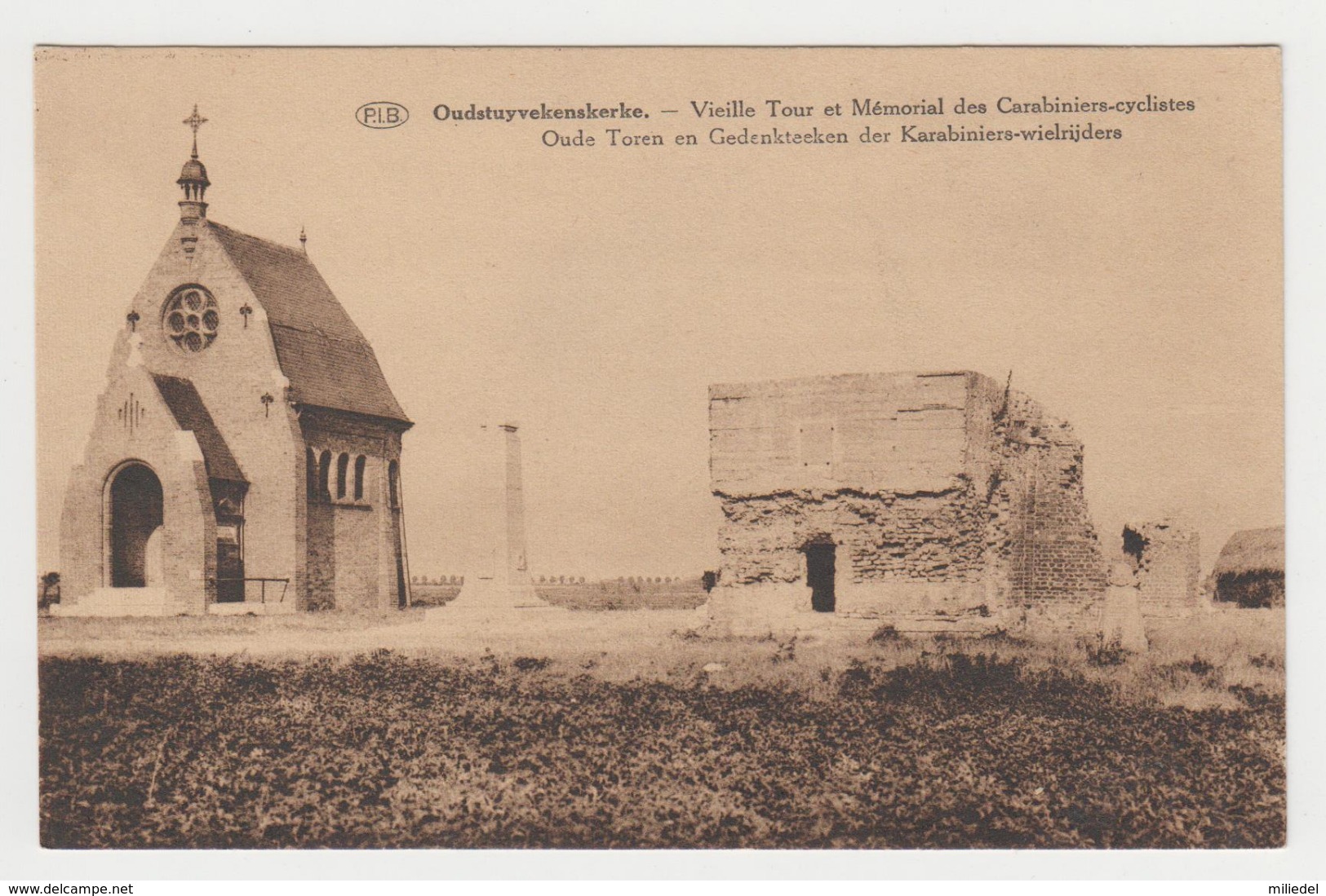 BB692 - BELGIQUE - Oudstuyvekenskerke - Vieille Tour Et Mémorial Des Carabiniers Cyclistes - Diksmuide