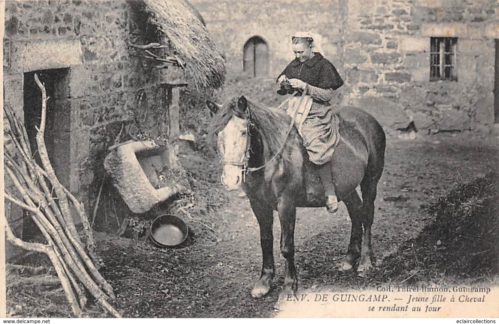 Thème.  Métiers Divers. Tricot.    22       Environs De Guingamp  Jeune Fille A Cheval  Tricotant    . (Voir Scan) - Autres & Non Classés