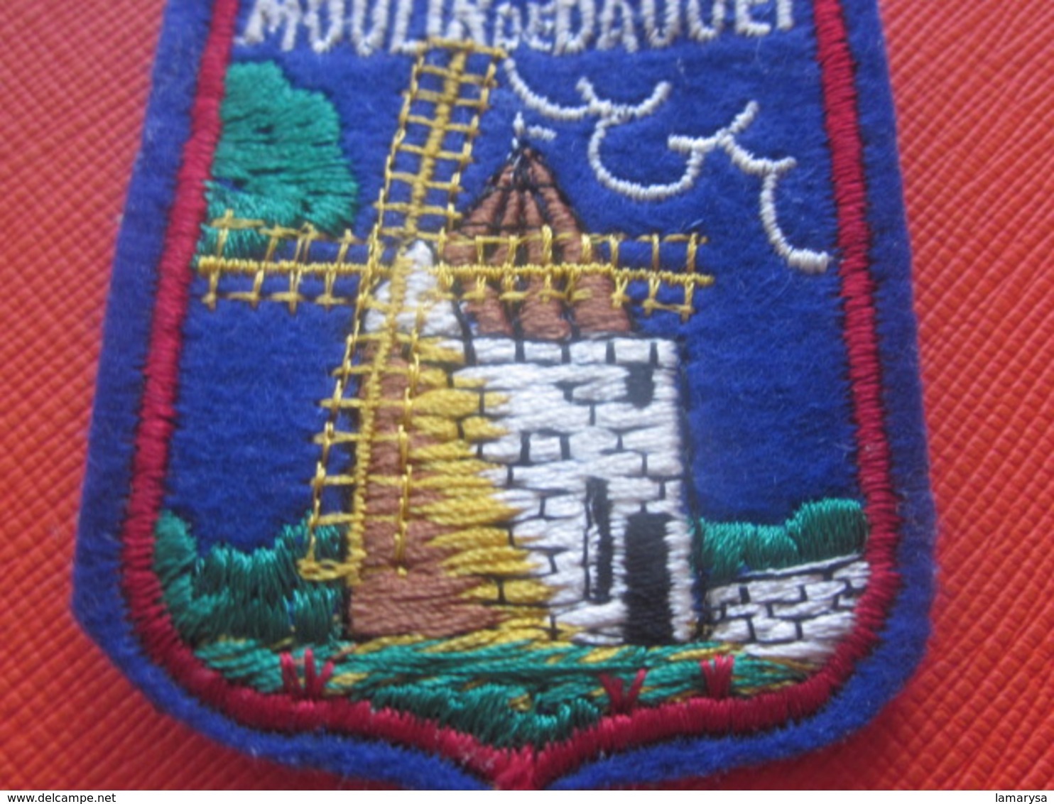 LE MOULIN DE DAUDET-FONTVIELLE -Bouches Du Rhône-Écusson Blason Tissu/Feutrine Brodé-Écussons-Blasons Crest Coat Of Arms - Patches