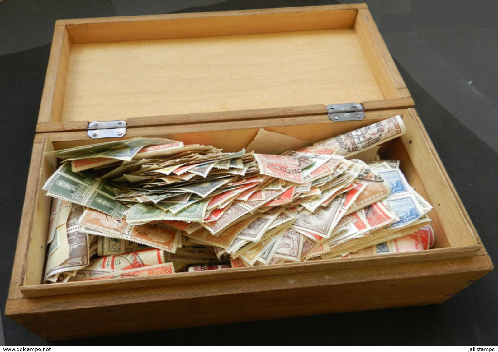 ARGENTINA: Wooden Box Full Of Stamps (I Estimate SEVERAL THOUSANDS) In Blocks Of 4, Most Postally Used Or With Special C - Lots & Serien