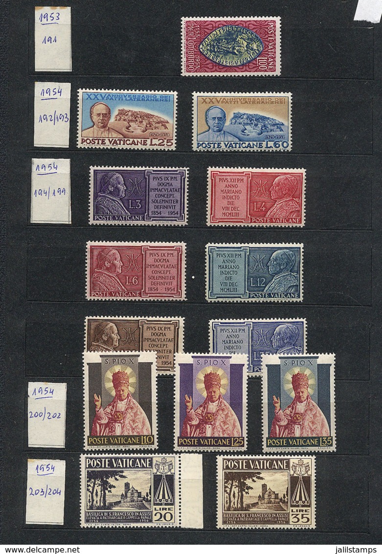 VATICAN: Collection In Stockbook, Years Circa 1950 To 1973, In General MNH Stamps Of Very Fine Quality, Good Opportunity - Otros & Sin Clasificación