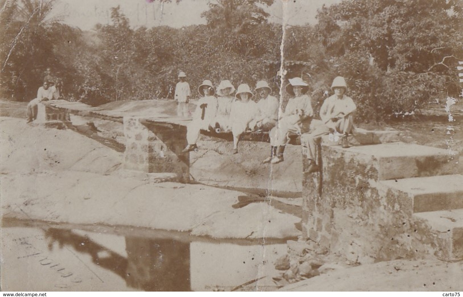 Afrique - Guinée - Conakry - Photographie Personnages Coloniaux Pont De Pierre - Guinée