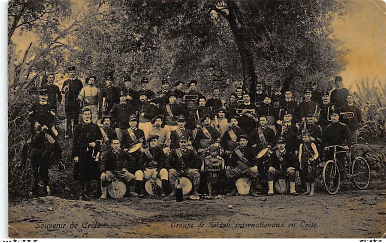 Crete - Group Of International Soldiers In Crete - Publ. Douras. - Grecia