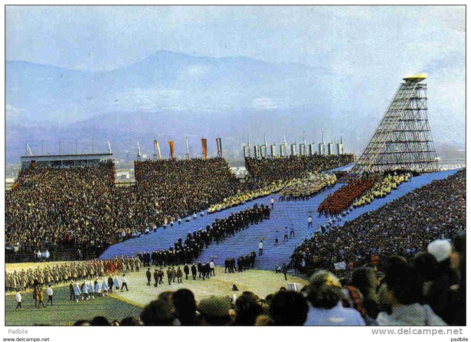 Carte Postale  38.  Grenoble Ville Olympique  Cérémonie D'ouverture Des J.O. De 1968  Trés Beau Plan - Herbeys