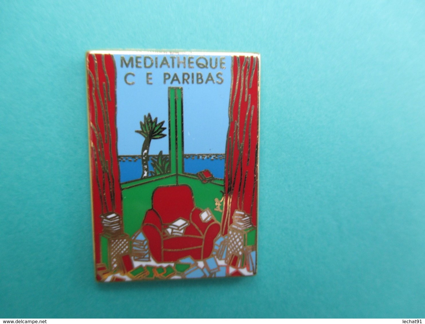 Pins Arthus Bertrand ,  Médiathèque CE PARIBAS - Arthus Bertrand