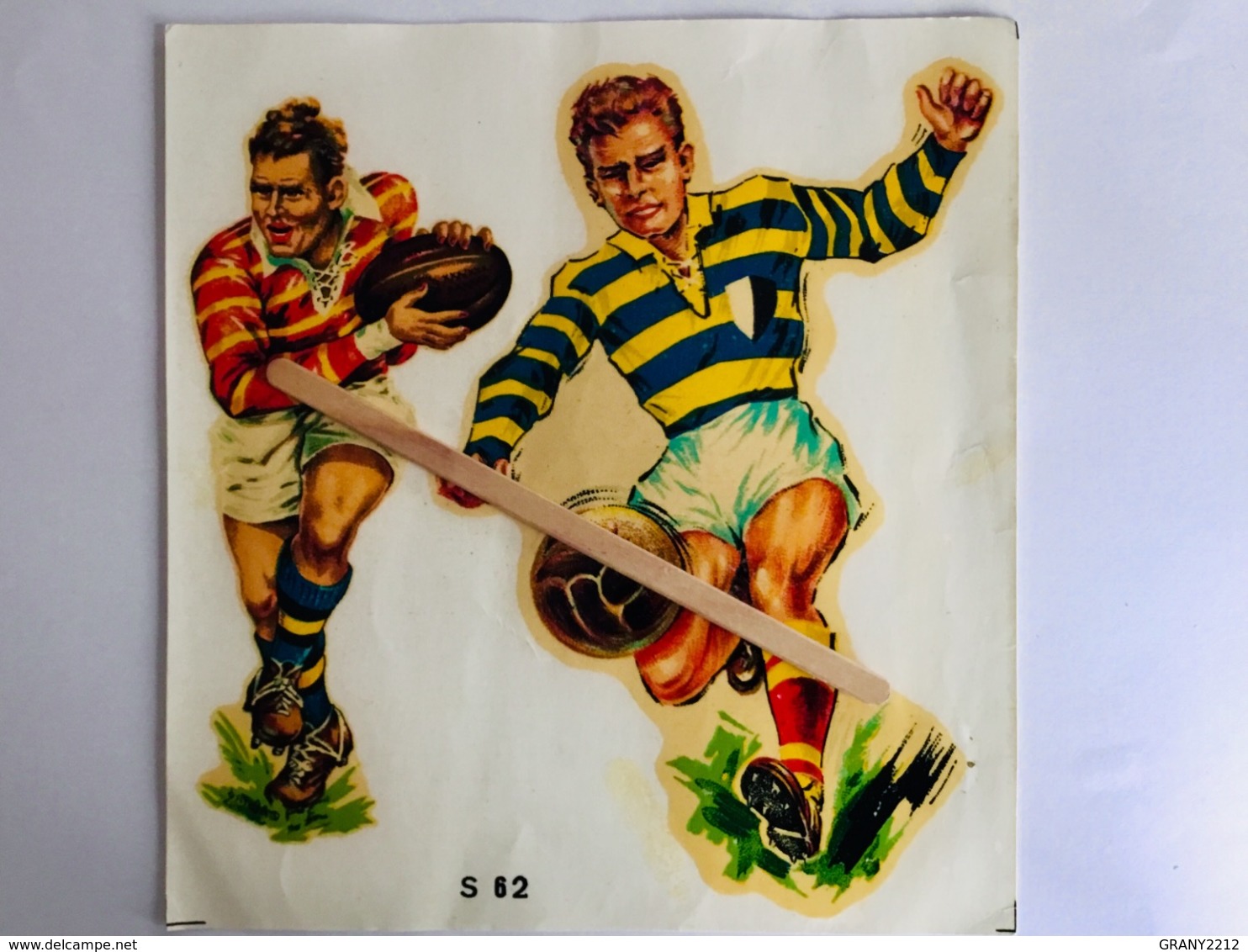 JOUEUR RUGBY - FOOTBALL   Superbe Décalcomanie Ancienne Année 50 (18 X 17 Cm) - Rugby