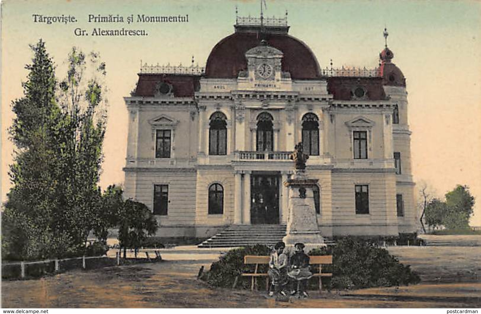 Romania - TARGOVISTE - Primaria Si Monumentul Gr. Alexandrescu. - Romania