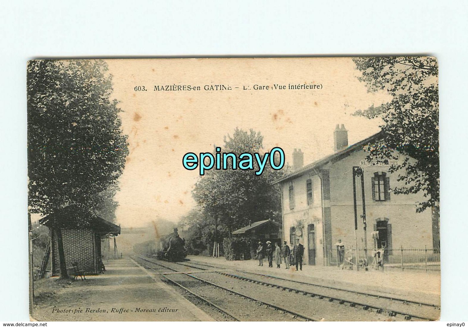 79 - MAZIERES EN GATINE -  VENTE à PRIX FIXE - La Gare Vue De L'intérieur Avec Son Train - Mazieres En Gatine