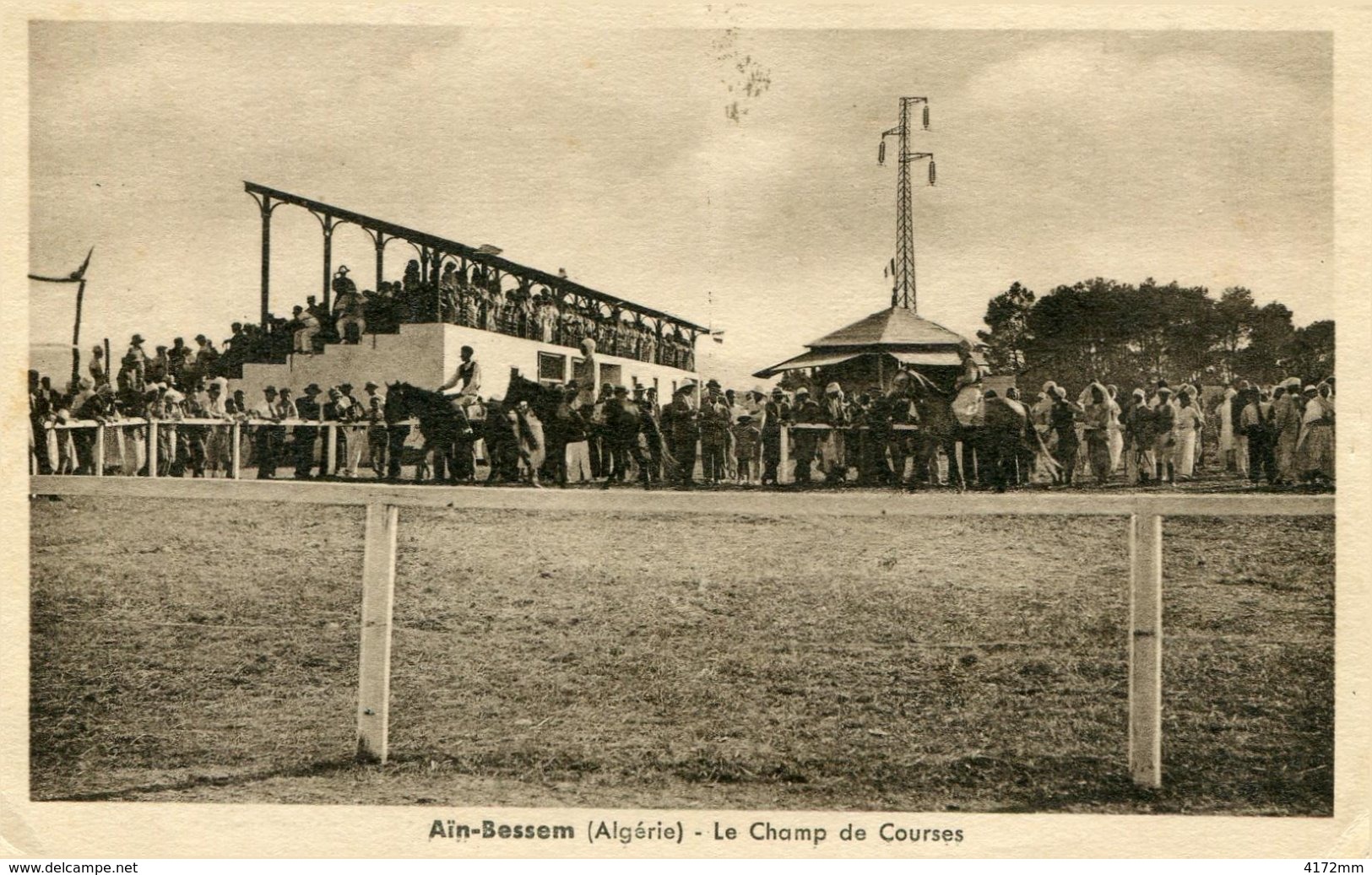 Ain-bessem  Le Champ De Courses  (circulé En 1937) - Autres & Non Classés