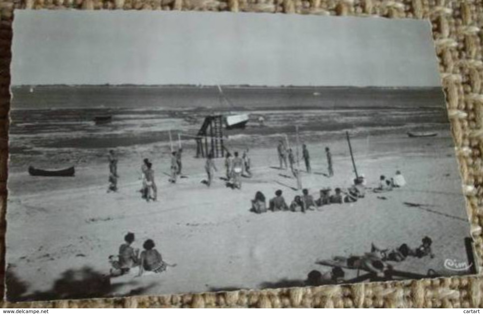 17     -      ILE D'OLERON SAINT TROJAN JEUX SUR LA PLAGE  @ VUE RECTO/VERSO AVEC BORDS - Ile D'Oléron