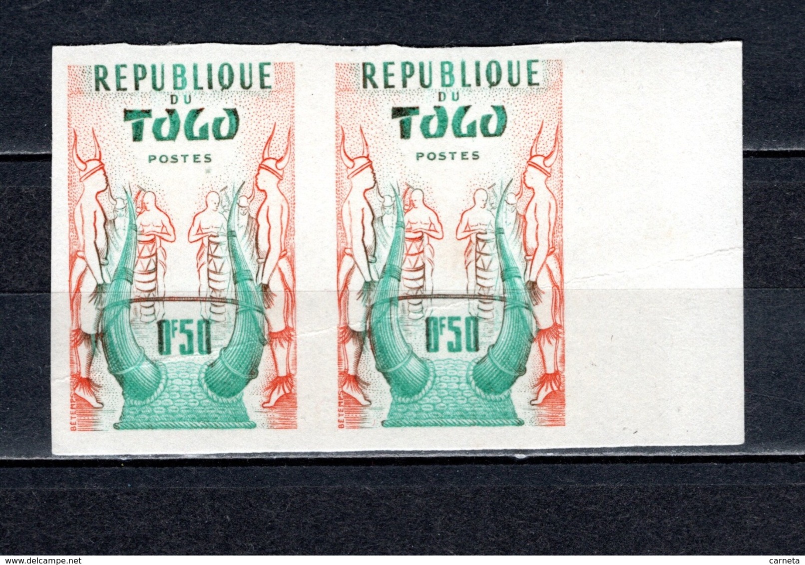 TOGO N° 279 NON DENTELE EN PAIRE   NEUF SANS CHARNIERE COTE ? €  CASQUE   VOIR DESCRIPTION - Togo (1960-...)