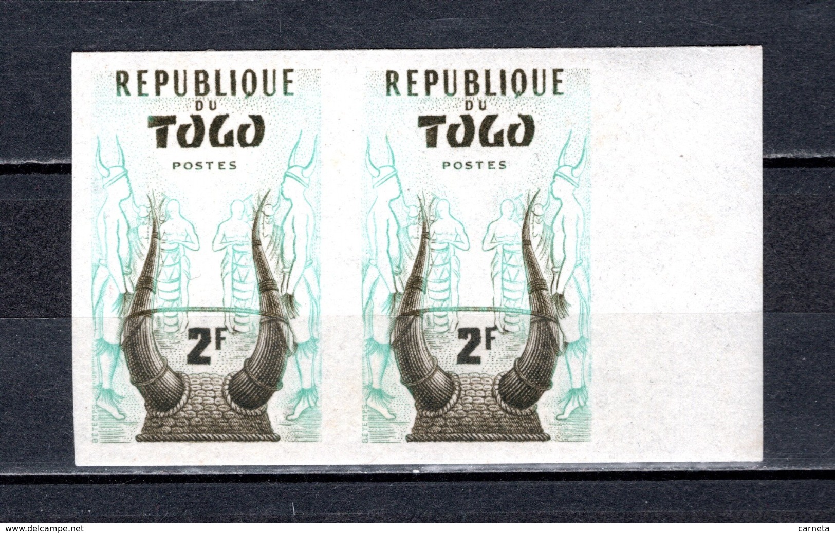 TOGO N° 280  NON DENTELE EN PAIRE   NEUF SANS CHARNIERE COTE ? €  CASQUE   VOIR DESCRIPTION - Togo (1960-...)